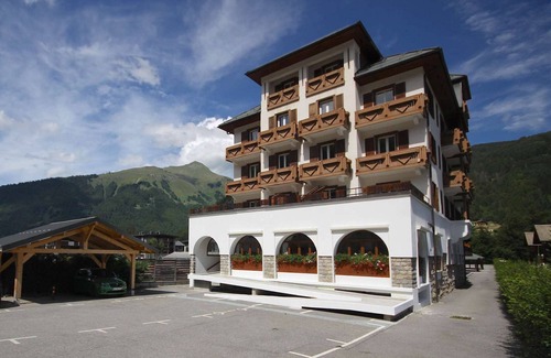 Morzine Apartment | Lodge 8 : Comfortable two bedrooms close to centre