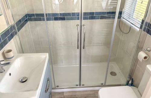 Holworth Villa | Lodge 9 Creek Caravan Park Ringstead