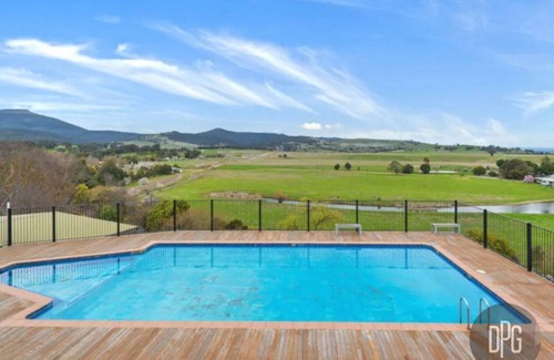 Merrijig Apartment | Lodge by the River - Studio 2