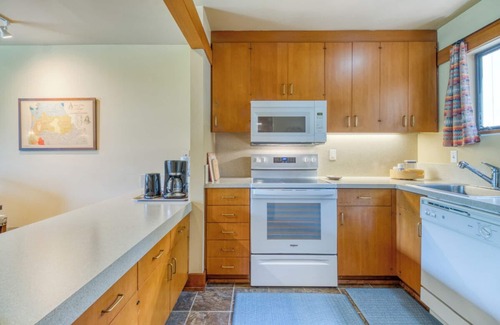 Black Butte Ranch Condo | Lodge Condo 32, 2BDRM, 1BATH, close to Black Butte Lodge