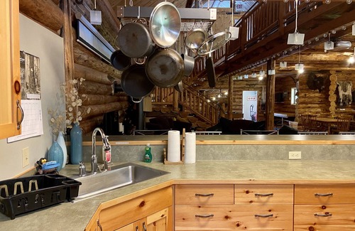 Seeley Lake Cabin | Lodge @ Seven Timbers-Large mountain lodge with access to endless recreation