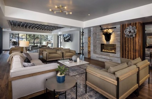 Vail Hotel | Lodge-style Stay w/Fireplace, Heated bathroom flooring & Vail Village Views