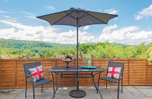 Low Newton Ski Chalet | Lodge with one king-size double with TV.