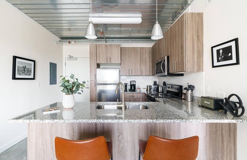 Midtown Apartment | Lodgeur at Mid Main Lofts