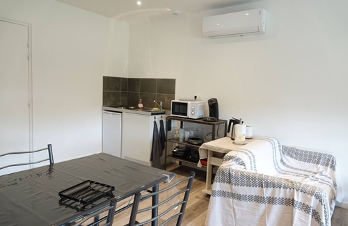 Lorris Apartment | Lodging gîte tt équipé + salle avec SPA - Sport - Hammam Loiret proche Paris