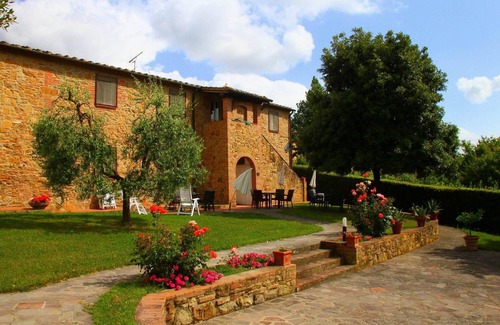 Montaione Apartment | Lodging in Tuscany,pool,children pool,Aircon,family and children friendly, sl3