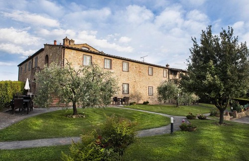 Montaione Apartment | Lodging in Tuscany,pool,children pool,Aircon,family and children friendly, sl3