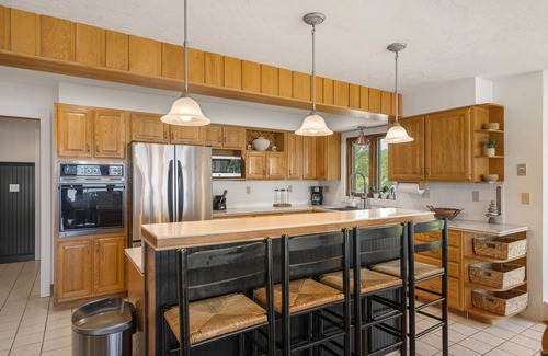 Charlevoix House | Loeb Lake House - sugar sand private beach - walking distance to Castle Farms