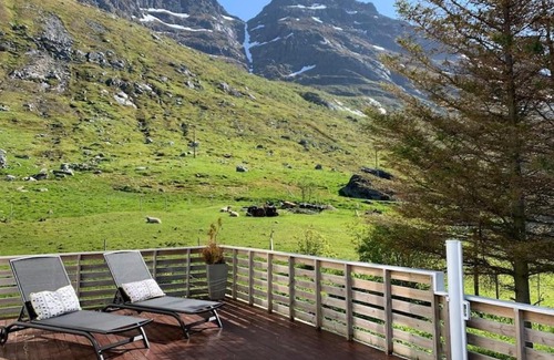 Flakstad House | Lofoten Fjord House - Mountain & Seaview