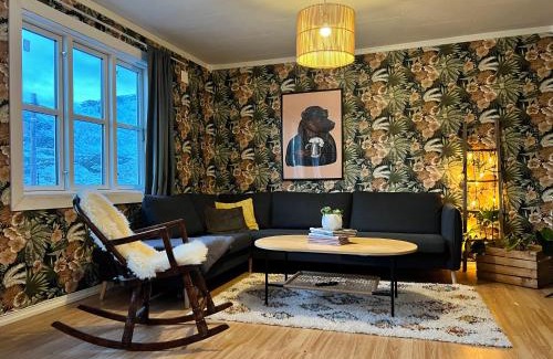 Flakstad House | Lofoten Fjord House - Mountain & Seaview
