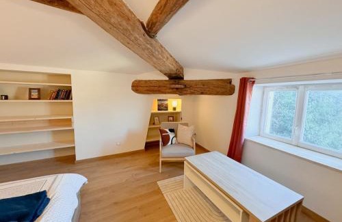 Faubourg Apartment | Loft Élégant & Lumineux dans un Immeuble Classé