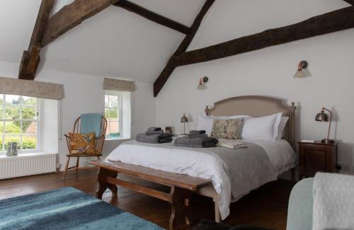 Belluton Apartment | Loft Apartment nr Bath & Bristol with hot tub