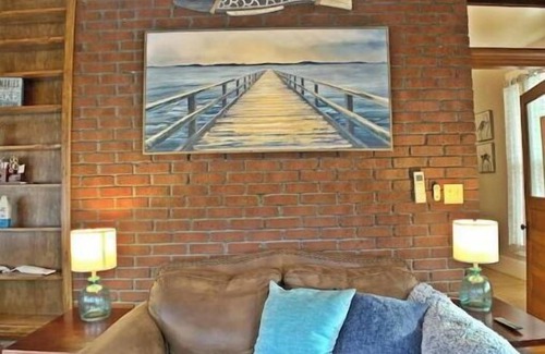 Howard Apartment | Loft by the Lake