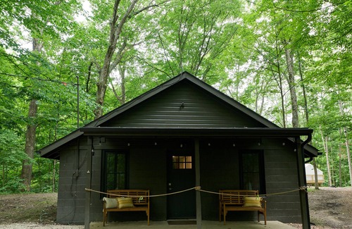 Cuyahoga Falls Cabin | Loft Cabin in the Cuyahoga Valley