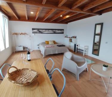 Caleta de Caballo Apartment | Loft Casa Burgao