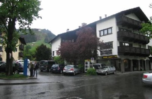 Kitzbuehel Apartment | LOFT, WITH BEAUTIFUL VIEW, A FEW STEPS FROM THE SKI SLOPES IN THE ANCIENT HEART OF KITZBÜHEL.
