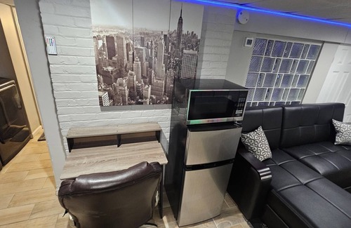 Hempstead House | Lofty Cozy Suite near Nassau Coliseum and Hofstra University