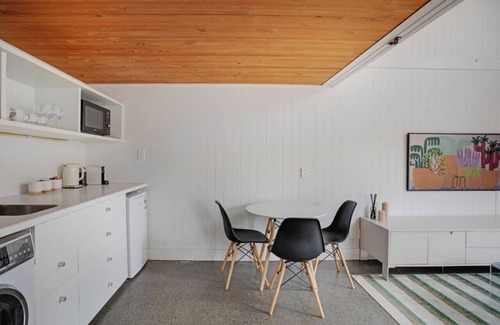 Freemans Bay House | Lofty Haven in Ponsonby with Parking