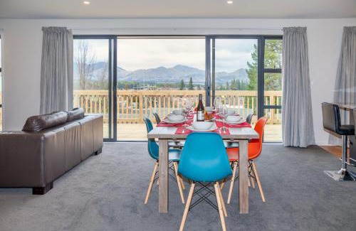 Hanmer Springs House | Lofty Quarters - Hamner Springs Holiday Home