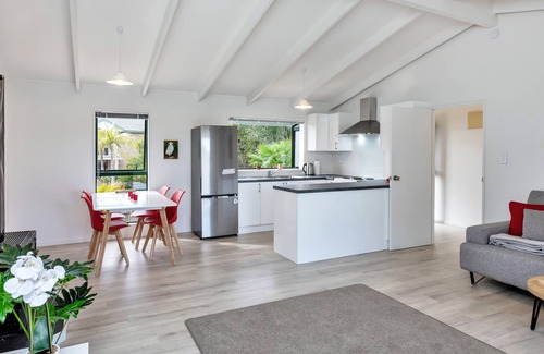 Paihia House | Lofty Te Haumi - Paihia Holiday Home