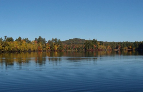 East Wakefield Cabin | Log Cabin 4 Br W/375 Ft from Lakefront Private 1 Acres Sleeps 8 Wifi Cable