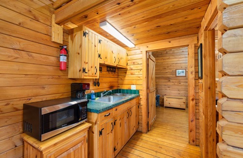 Rileyville Cabin | Log Cabin, 6 person hot tub! Over 150 yards of river frontage!