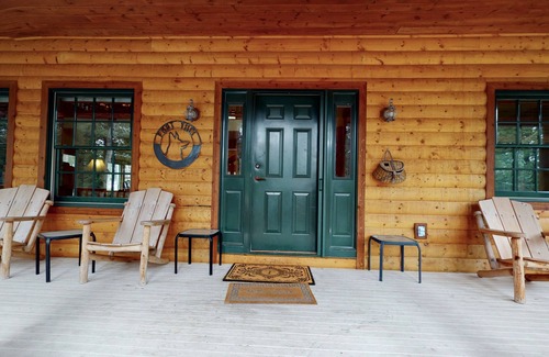 Moran House | Log Cabin close to National Parks