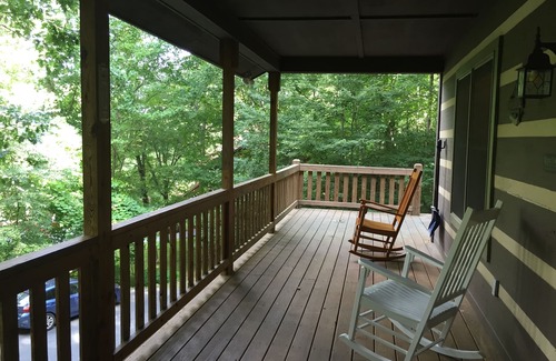 Boone Cabin | Log Cabin in Town of Boone - Dog Friendly