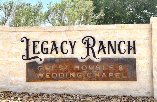 Fredericksburg Cabin | Log cabin located just 8 minutes from Main Street on Private Gated Ranch