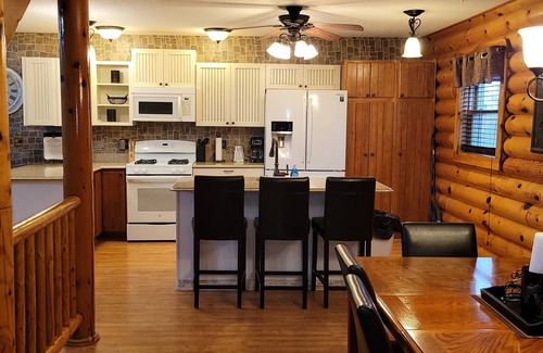 Chamberlain Cabin | Log Cabin located minutes from Missouri River, airport, I-90, and downtown.