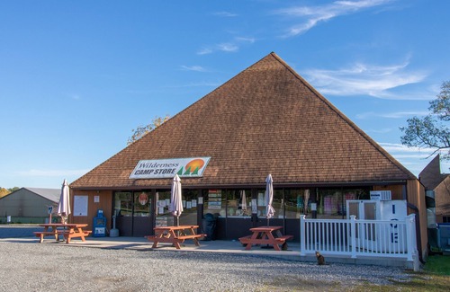 Spotsylvania Cabin | Log Cabin Multi Lvl Twin Wilderness Presidential