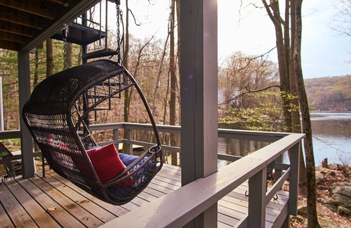 Holmes Cabin | Log Cabin On A Lake With Private Dock & Beach! One Hour from NYC! No Pet Fees!