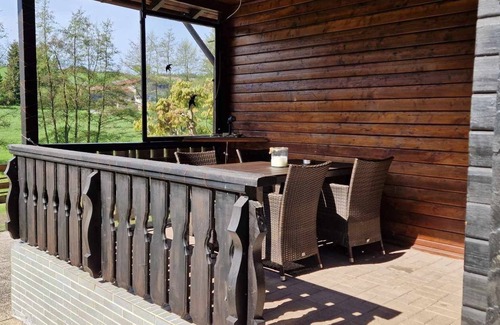 Erbach House | Log cabin on the edge of the forest