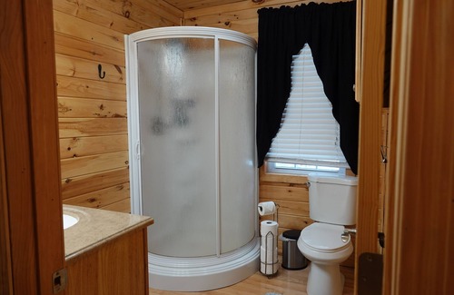 Oxford Cabin | Log Cabin Retreat, Thompson Lake