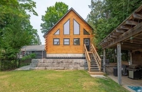 Burnt River Cabin | Log Cabin Riverbend Retreat- Waterfront-Family Fun