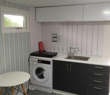 Paignton Apartment | Log cabin studio in Paignton