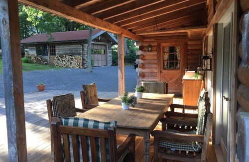 Hohenfels-Essingen Ski Chalet | Log cabin with fireplace in the Volcanic Eifel