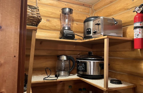 Hinckley Cabin | Log Cabin with Hot Tub