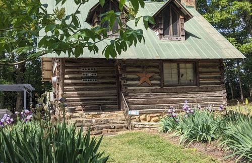 Bynum Cabin | Log Cabin with loft