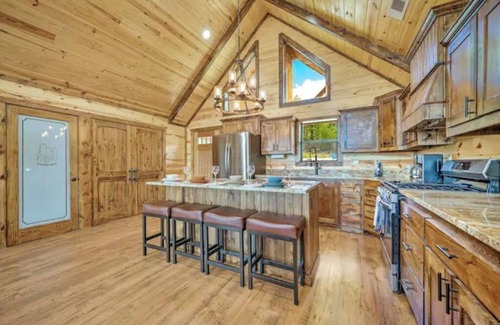 Tuskahoma Cabin | Log Cabin with Million Dollar View! “The Time Out” Secluded property