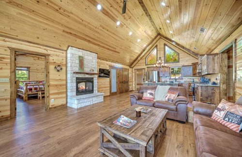 Tuskahoma Cabin | Log Cabin with Million Dollar View! “The Time Out” Secluded property