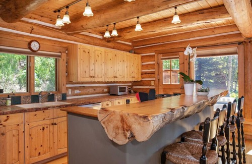 Basalt Cabin | Log Home w/Stunning Views Hiking Fishing Paradise