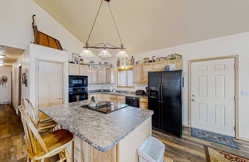 Winter Park Highlands House | Log Home with Mountain Views, Firepit & Gas Fireplace - Quick Drive to Skiing