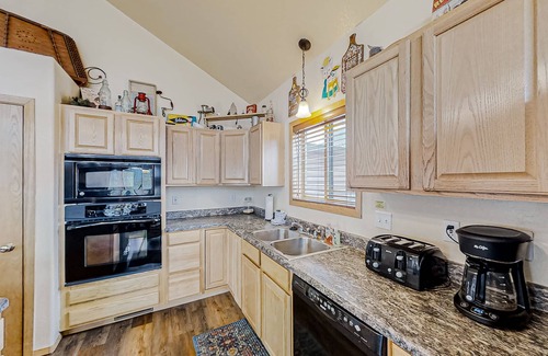 Winter Park Highlands House | Log Home with Mountain Views, Firepit & Gas Fireplace - Quick Drive to Skiing