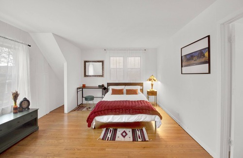 West Bucktown Apartment | Logan Square Attic Cozy Apartment
