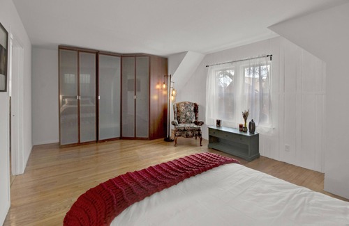 West Bucktown Apartment | Logan Square Attic Cozy Apartment