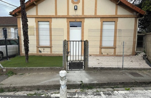 Angouleme House | Logement Près de la Gare Dangoulême Idéal Possibilité de Louer une Voiture