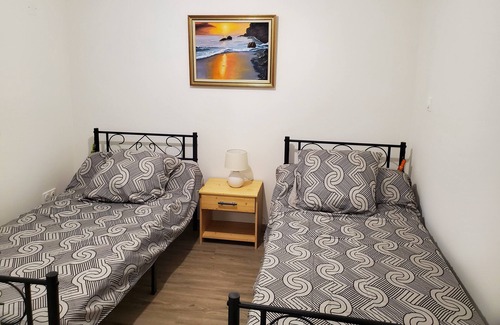 Cransac Apartment | Logement Spacieux et Serein Dans une Jolie Maison de Campagne
