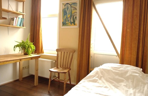 Abdij House | Logies de Zeeuwse Klei, a cozy 1930s house