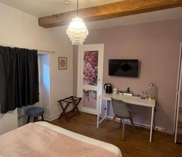 Le Bugue Hotel | Logis Hôtel Le Cygne